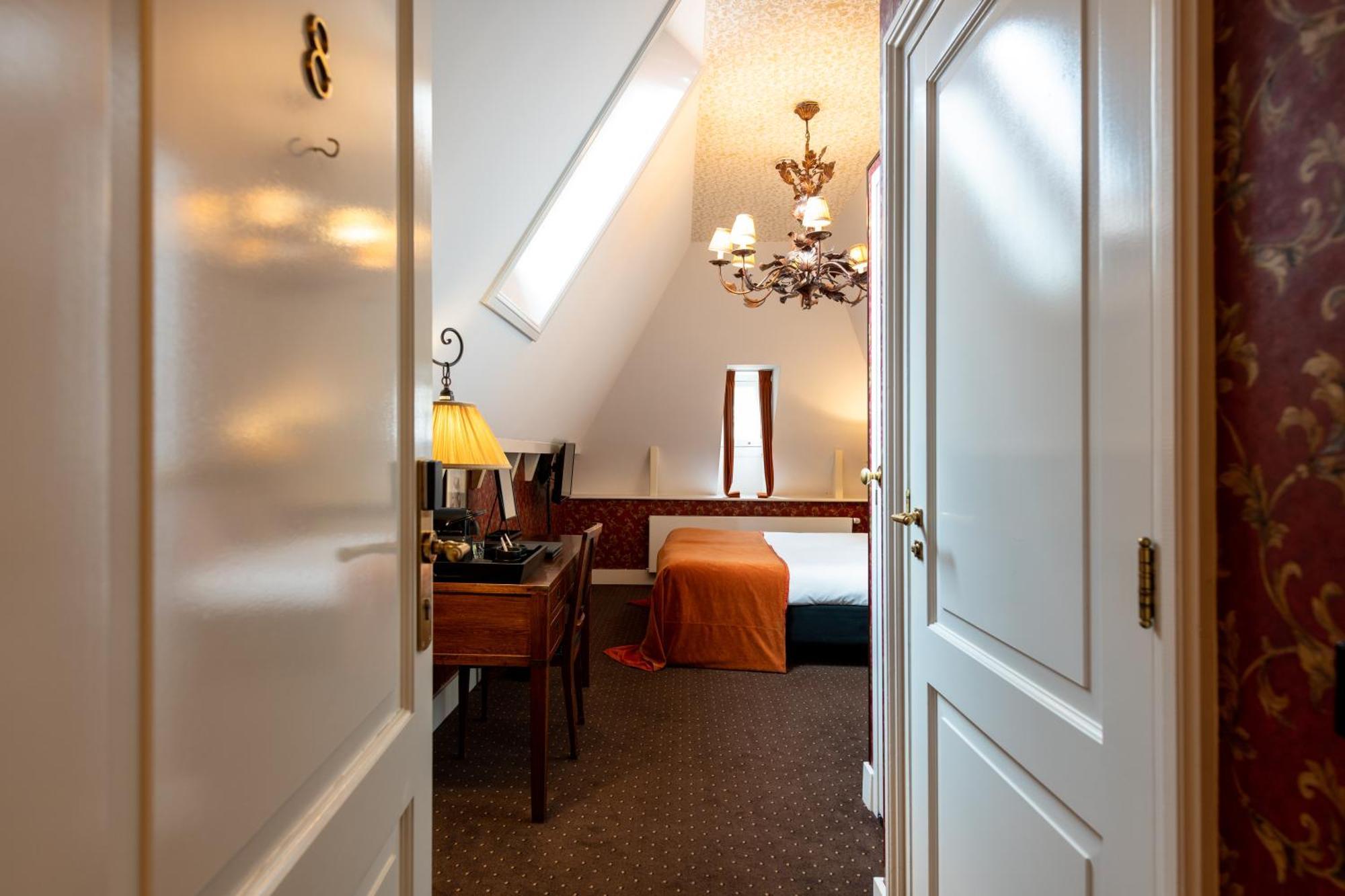 Grand Boutique Hotel-Restaurant Huis Vermeer Deventer Phòng bức ảnh